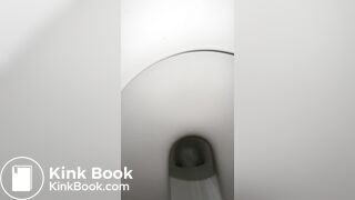 GF Pooping 04