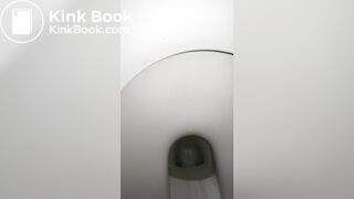 GF Pooping 04