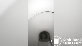GF Pooping 04