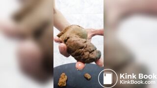 Shitting in a lovely hand