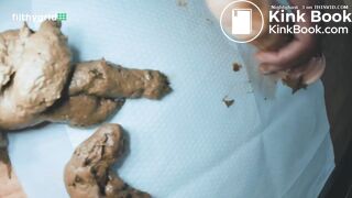 Ebony shitting and toying