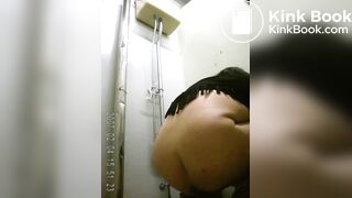 Fat girl pooping huge logs