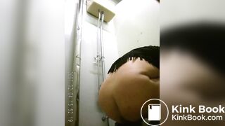 Fat girl pooping huge logs