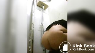 Fat girl pooping huge logs