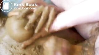 Beautiful scat girl - video 3