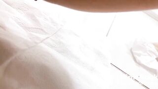 Twitter Korean girl POOPs on the pad (트위터 여중생 스캇 바닥 스캇)