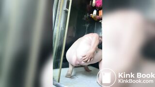 British mom satisfying shit squirt