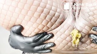 Thicc ebony shits through fishnets