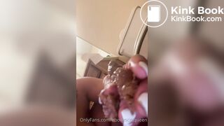 LOOK AT ALL THAT ASS THO OH SHE SHIT TOO