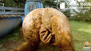 Lyndra cooling off with cowshit