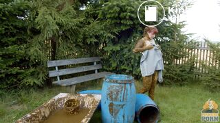 Lyndra cooling off with cowshit