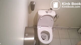 CLASSIC french_girl_spied_in_toilets_at_gym