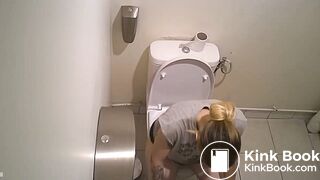 CLASSIC french_girl_spied_in_toilets_at_gym