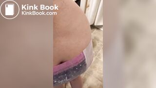 amateur girl change her pooped diaper