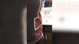 amateur girl change her pooped diaper