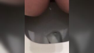 Girl poop - video 39