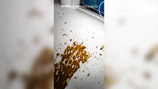 ME - DIARRHEA EXPLOSION ON TUB