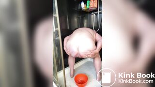 British Mom shits in shower