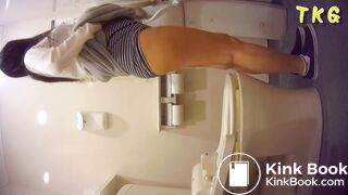 toilet voyeur - video 30