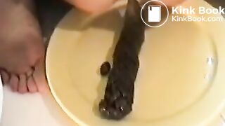 Blonde pooping - video 4