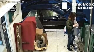 The beautiful girl who has begun to take a shit suddenl
