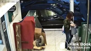 The beautiful girl who has begun to take a shit suddenl