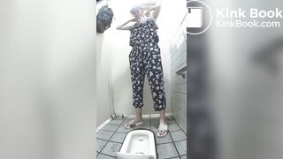 toilet poop - video 8