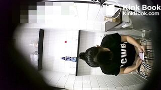 toilet voyeur - video 31