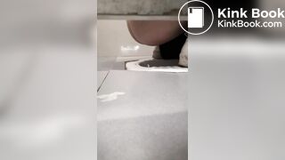 女大学生排便2