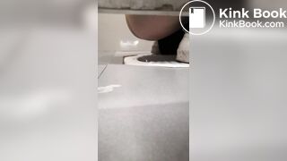 女大学生排便2