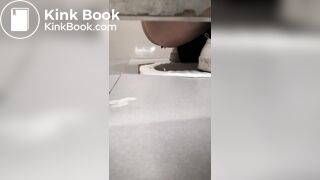 女大学生排便2