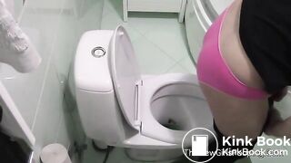 Baby Sitter Pooping While on the Job