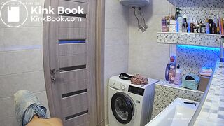 Woman pooping in Toilet 88