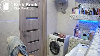 Woman pooping in Toilet 88