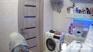 Woman pooping in Toilet 88