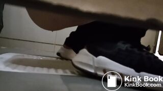 Chinese girl pooping - video 27