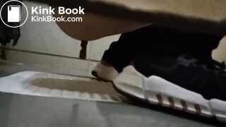 Chinese girl pooping - video 27