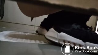 Chinese girl pooping - video 27