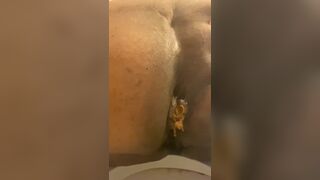 Ebony BBW takes a shit