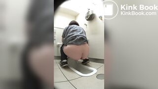 toilet voyeur pooping 04