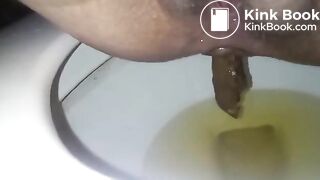 Girl pooping - video 86