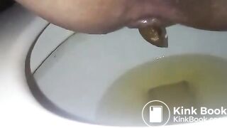 Girl pooping - video 86