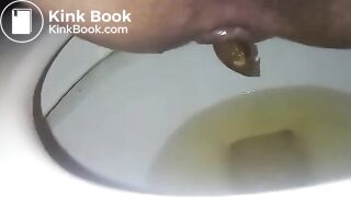 Girl pooping - video 86