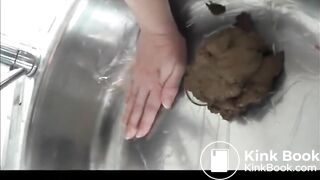 sexy girl pooping - video 78