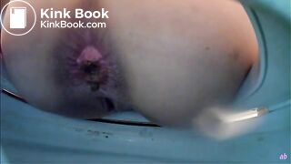 woman poping on toilet - video 8