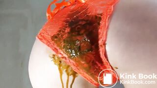 Beauty with Wet Diarrhea Accident