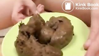 Punk Girl Mega plate Poop