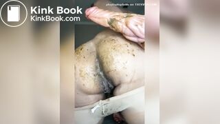 Latina play with shit