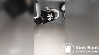 女学生大便