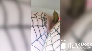 Taking a good shit - video 2